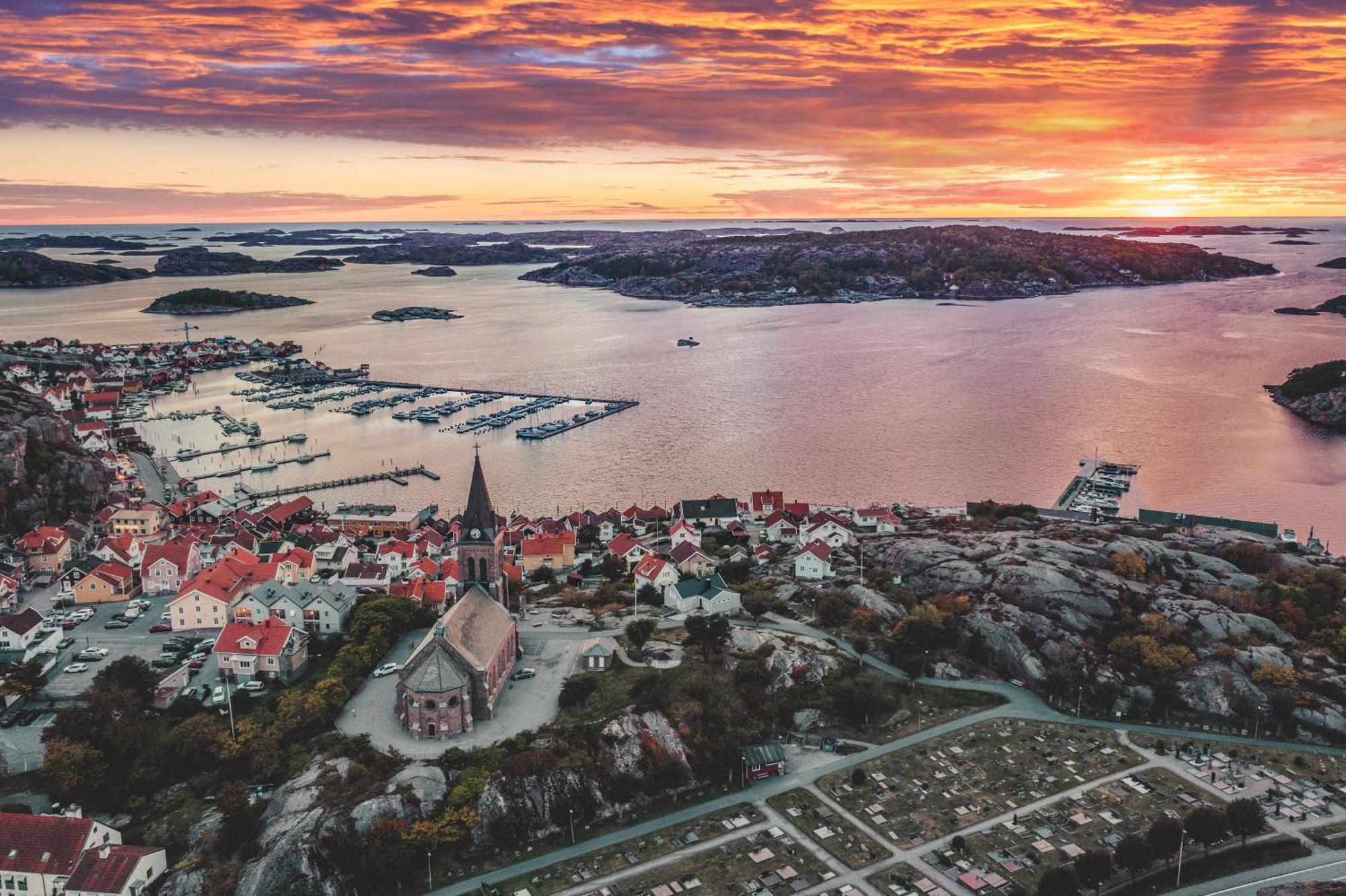 Villa Seafront With Terrific View By Ajf Dream Living à Fjällbacka Extérieur photo