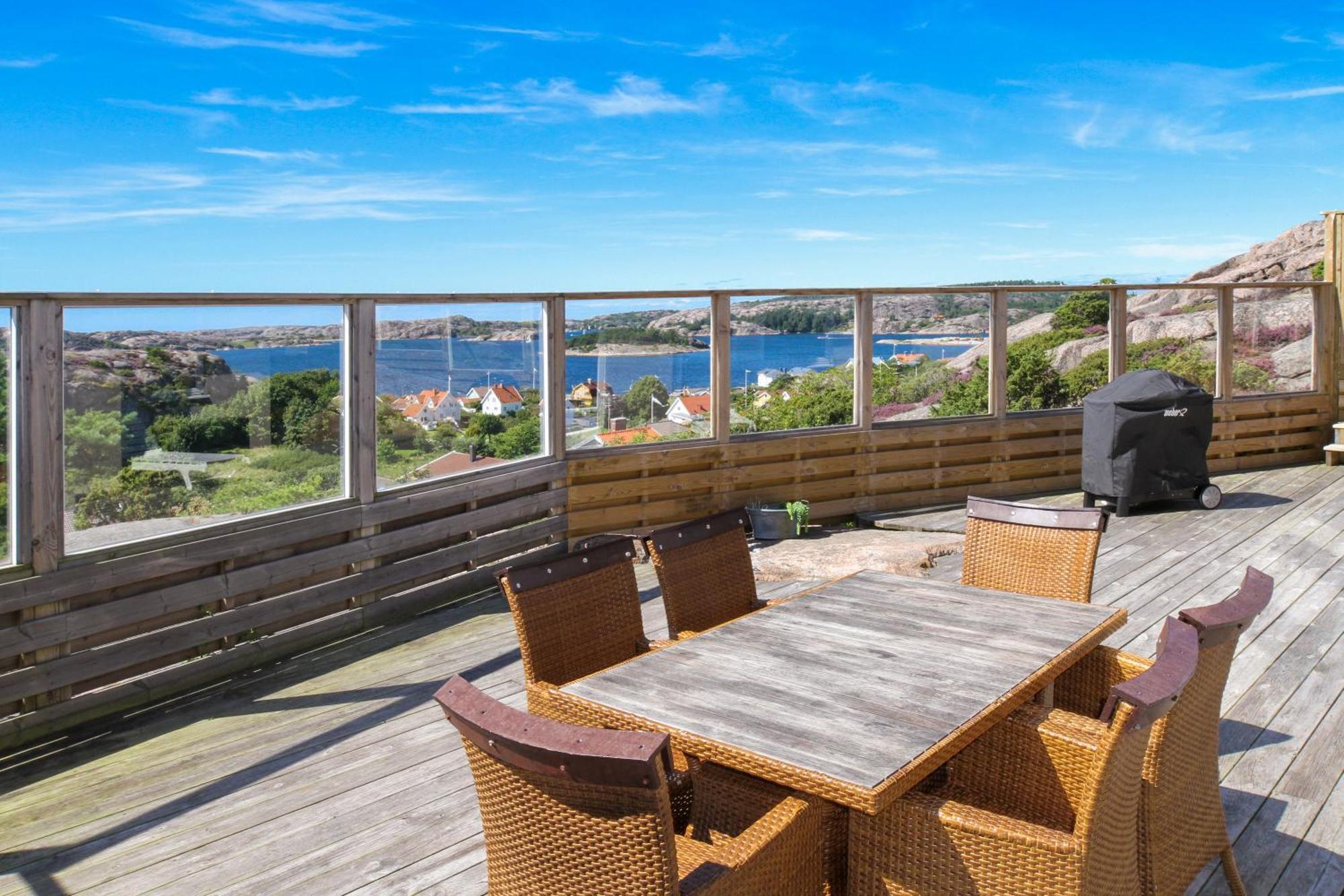 Villa Seafront With Terrific View By Ajf Dream Living à Fjällbacka Extérieur photo